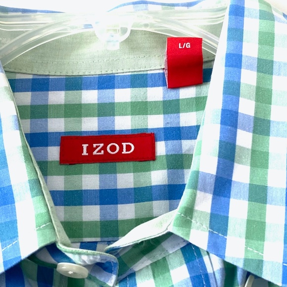 NEW IZOD Casual Gingham Button Down - Picture 2 of 4